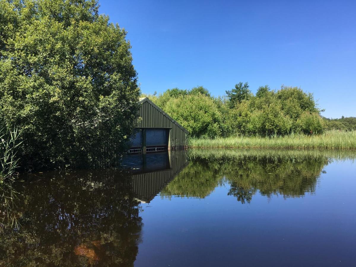 The Attic At Edenmill Vandrarhem Blanefield Exteriör bild